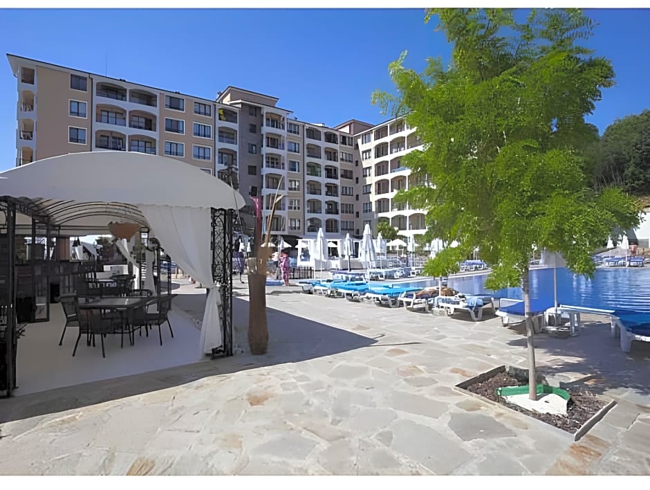 Bendita Mare Aparthotel