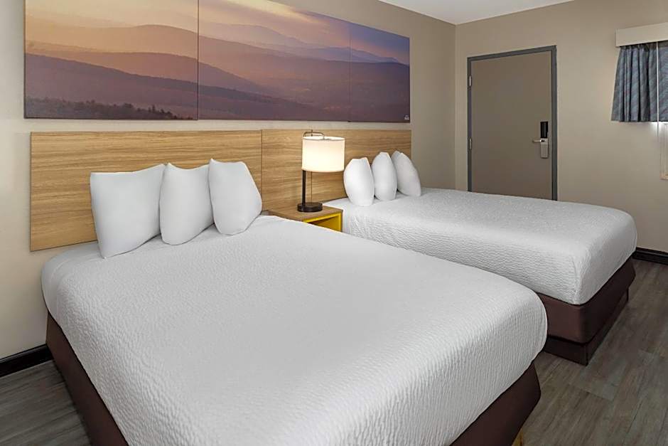 Days Inn by Wyndham Moosic