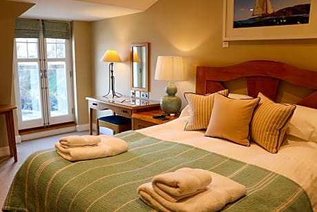 Superior Partial Sea View Room