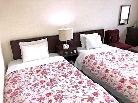 Twin Room with Bathroom