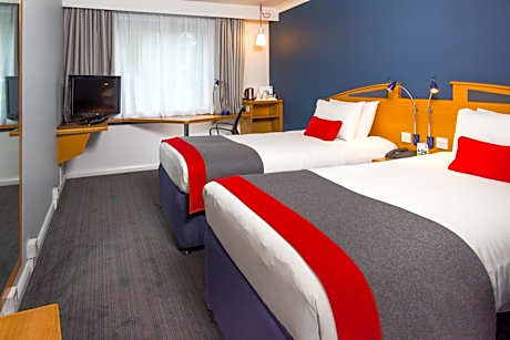 Standard Twin Room with Free Hot Breakfast
