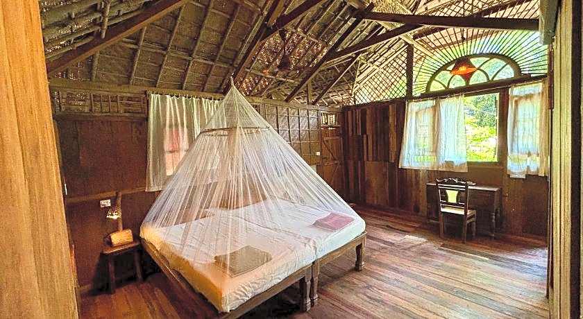 Bhakti Kutir Huts