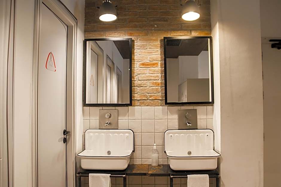 room00 Ventura Hostel