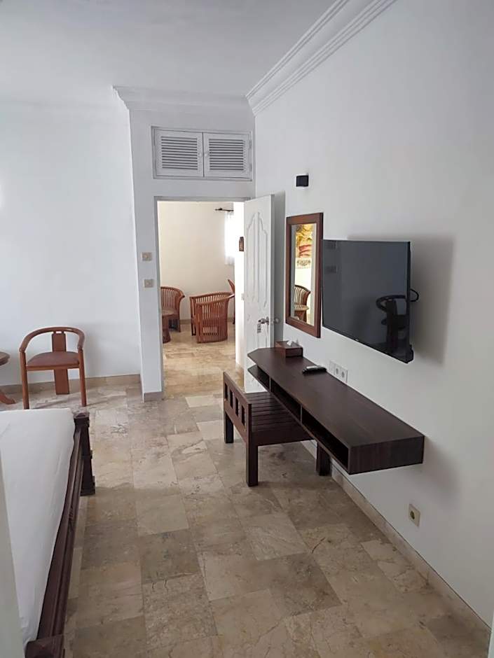 Sari Bunga Hotel - Legian, walking distance to Legian Beach