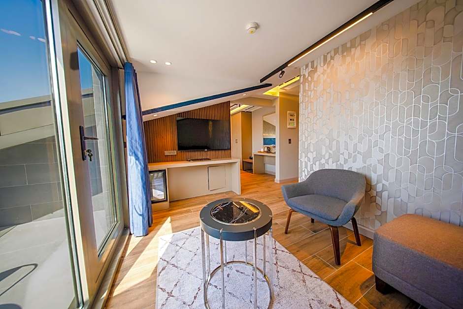 The Palm Bosphorus Hotel