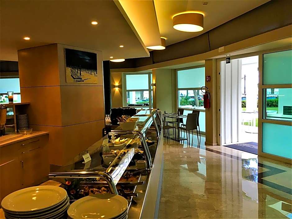 International Beach Hotel