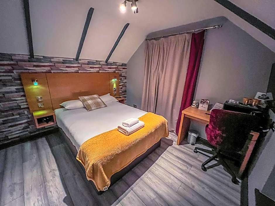 Twenty Hotel and Bar