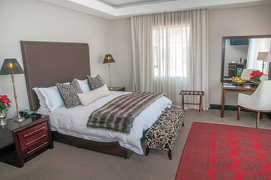 Photo 1 of 5 of Executive Suite