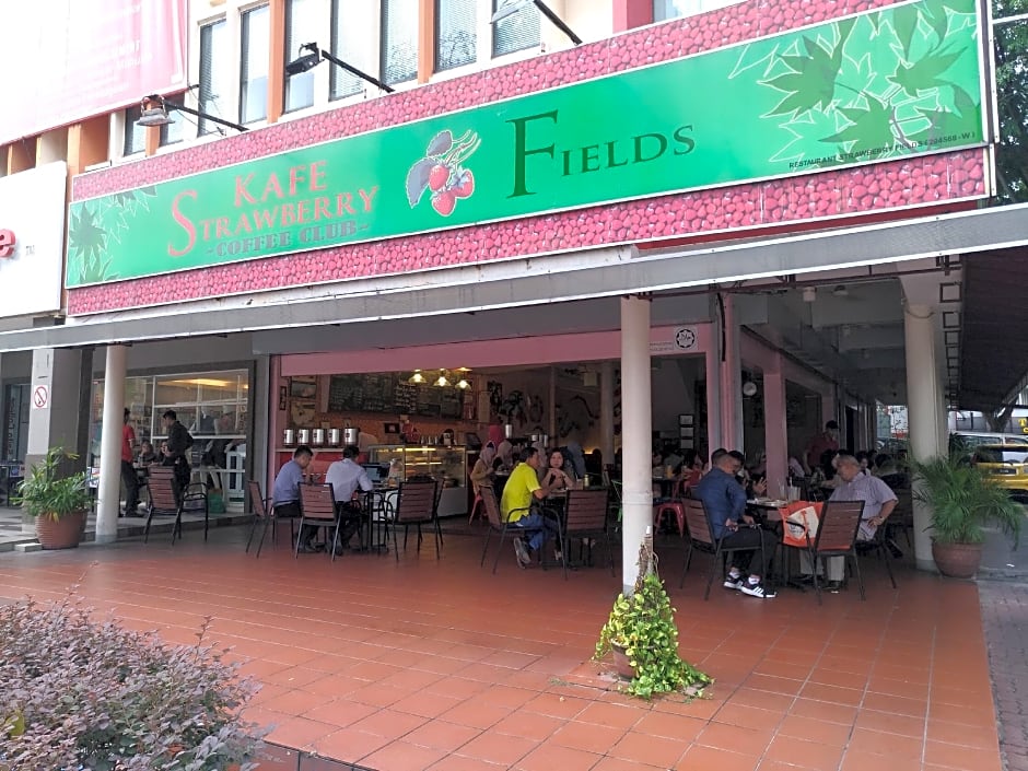 Hotel Strawberry Fields