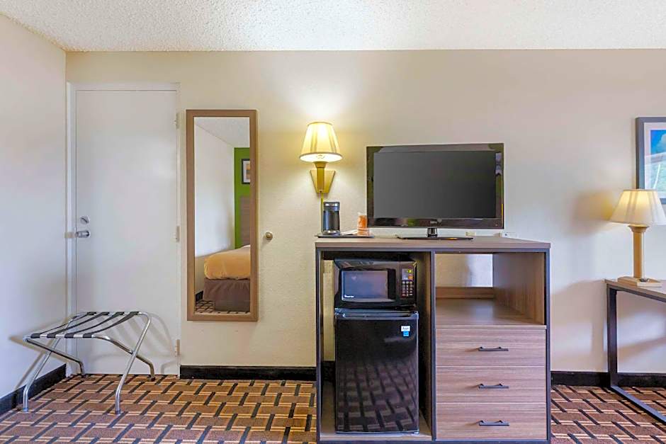 Quality Inn Huron