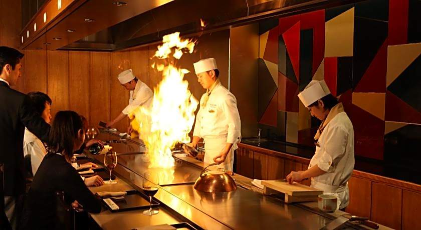 Okura Akademia Park Hotel