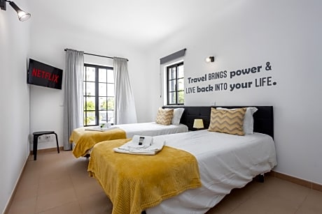 Twin Room with Private External Bathroom
