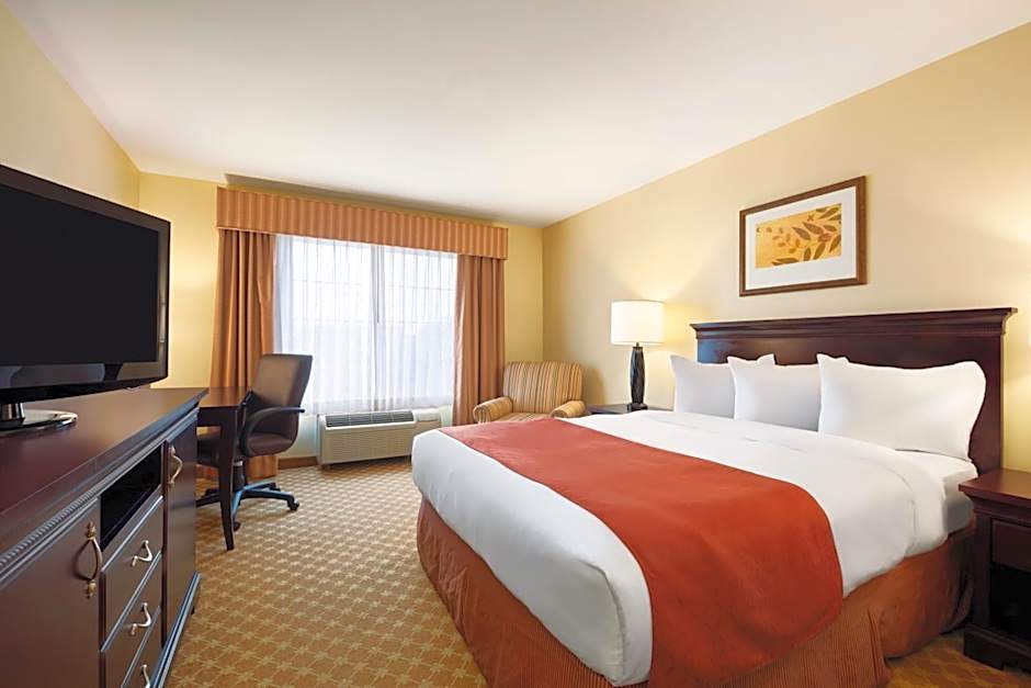 Country Inn & Suites by Radisson, Clinton, IA