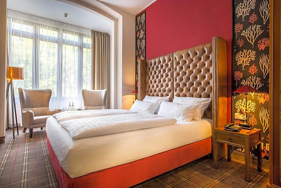 The Ascot Hotel