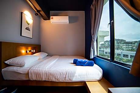 City View Deluxe Room with Shared Bathroom