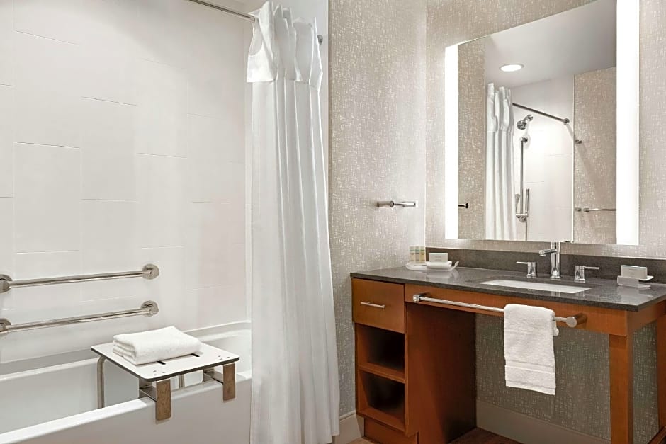 Photo 1 of 4 of 1 King Bed Suite, Accessible, Bathtub