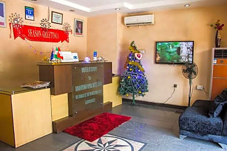 DOWNTOWN ROYAL HOTEL GRA