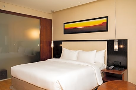 Suite King Size Bed