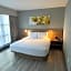 Wingate by Wyndham Long Island City