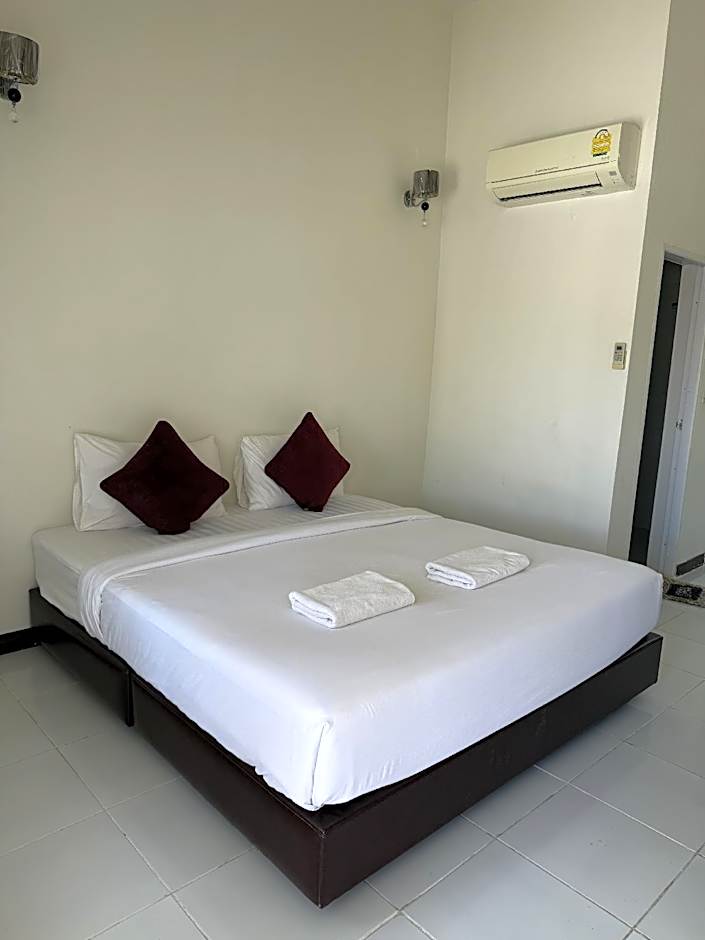 Photo 1 of 1 of Standard 1 King Bed