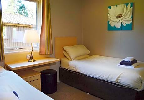 Pet Friendly Classic Hot Tub Lodge 3 Bedroom