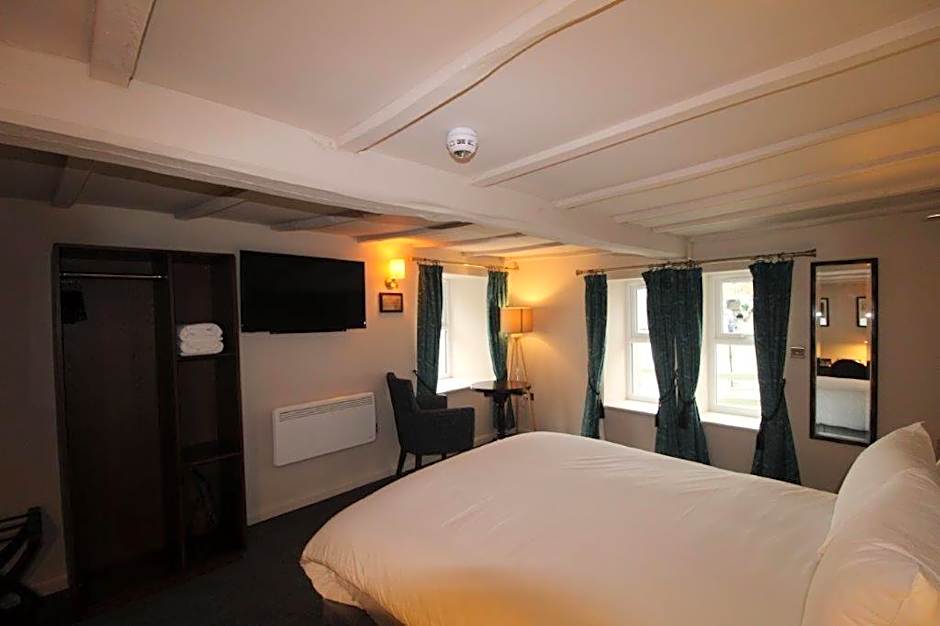 rooms @ the dolau inn
