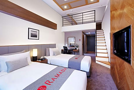 2 Double Beds Pet-Friendly Suite Non-Smoking