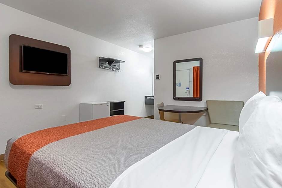 Motel 6 Bakersfield
