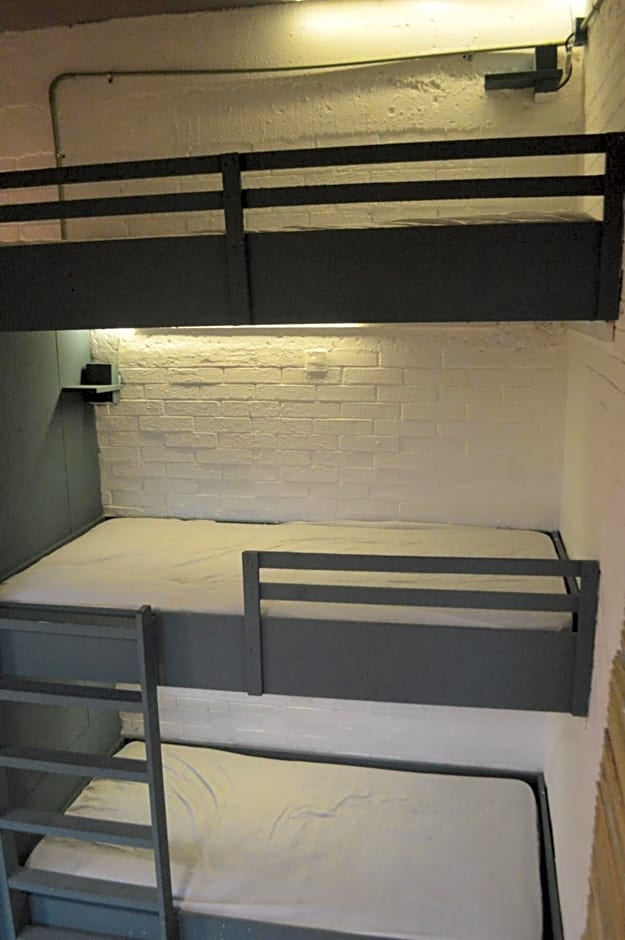 Canova Hostel & Pizza