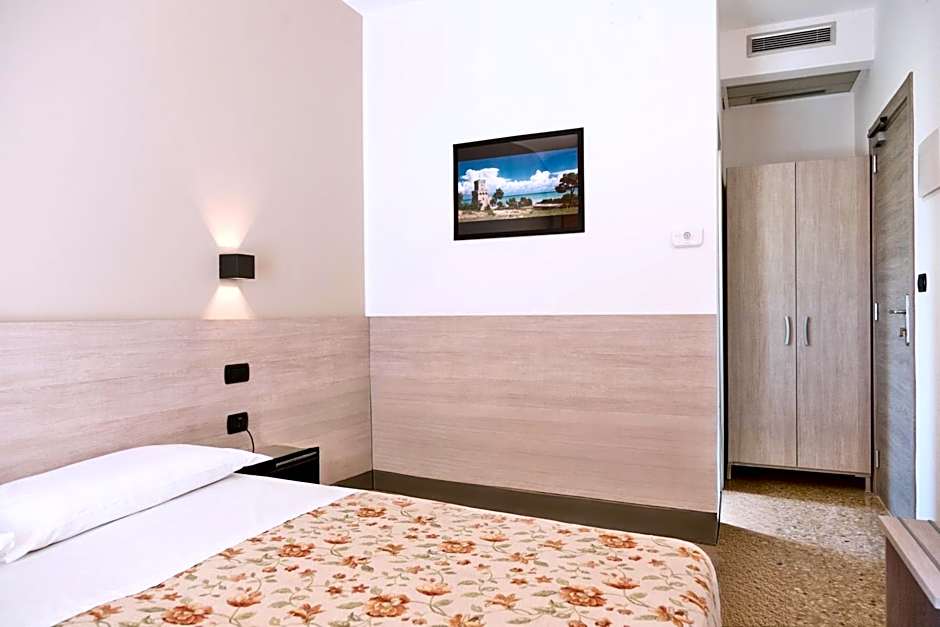 Hotel Saint Tropez - Pineto