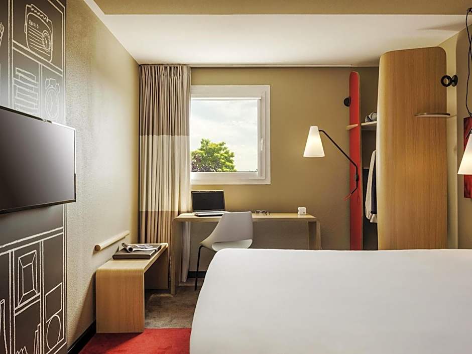 ibis Massy