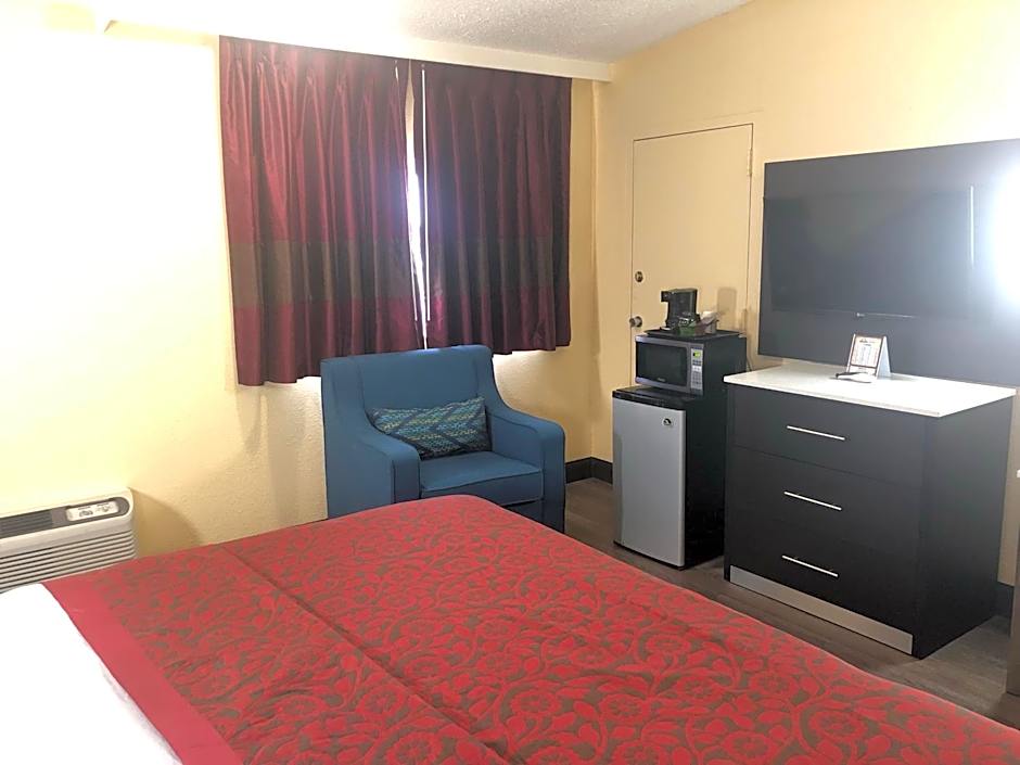 Days Inn by Wyndham Grove City Columbus South