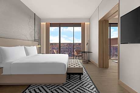 One-Bedroom Suite with Balcony