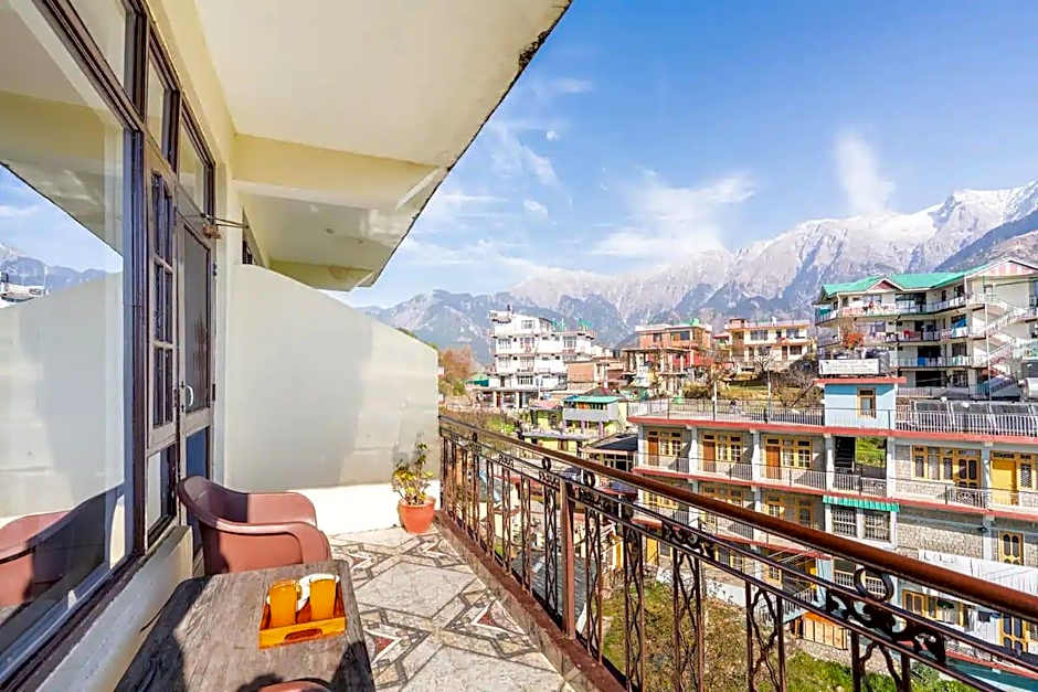 Snow Crest Inn l A Pure Veg Hotel