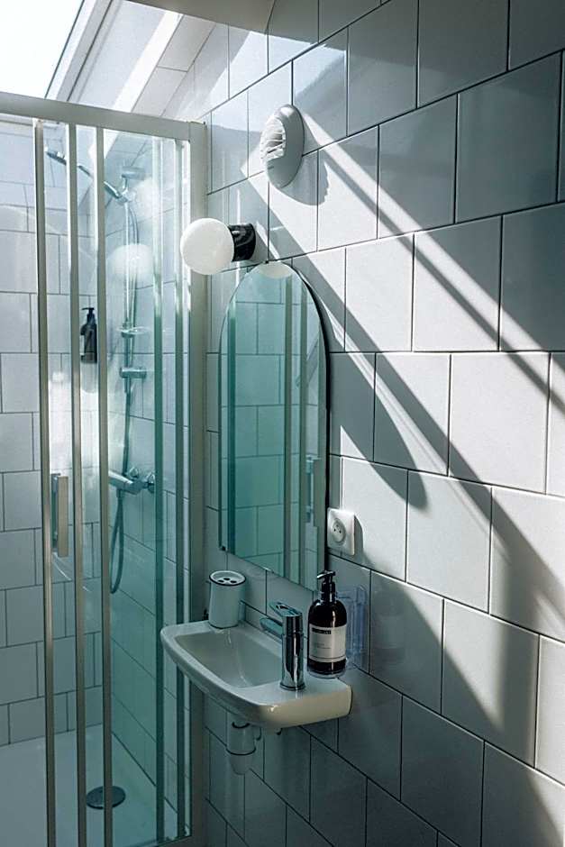 Les Chouettes Hostel