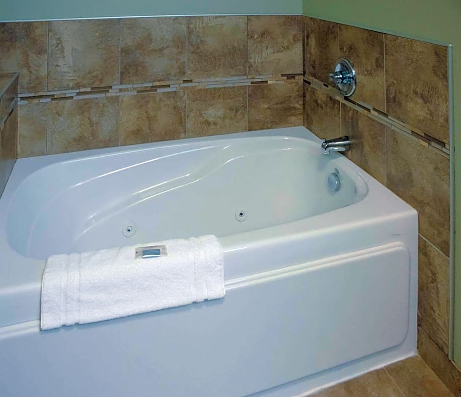 Grand Forks Lodge and Suites