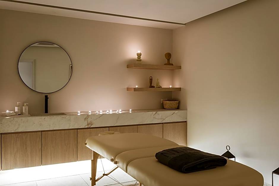 NĒRO Boutique Hotel