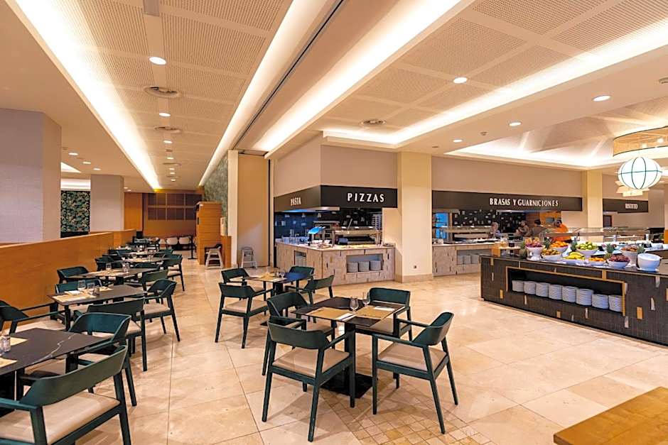 Puerto Antilla Grand Hotel