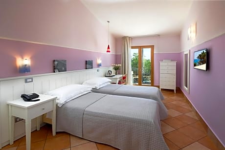 Double Room (1 Adult)