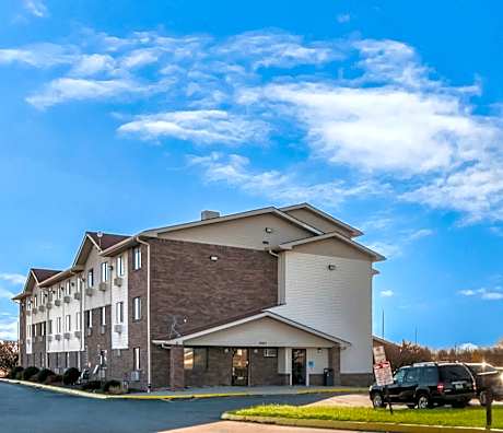 American Inn & Suites Metro Airport