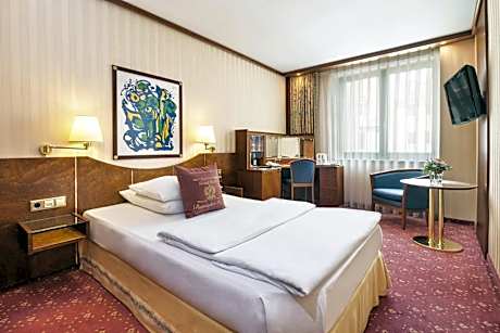 Comfort Queen Room