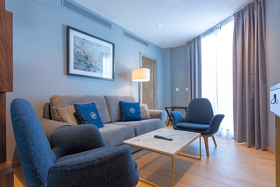 Photo 1 of 4 of Standard Suite