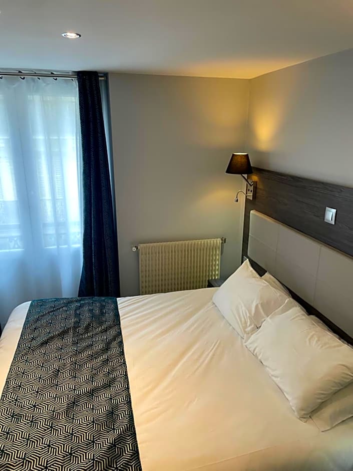 Mary's Hotel Republique