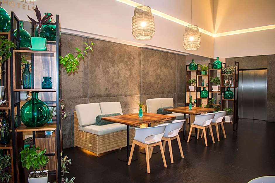 Square Small Luxury Hotel