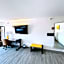Comfort Suites Terre Haute University Area