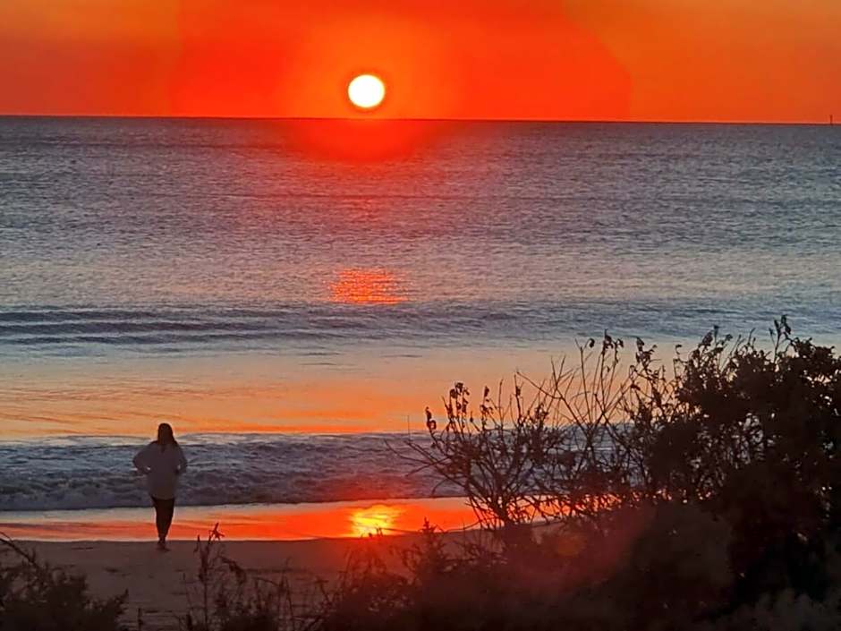 Coastal Salty Air 2bedrm 2bath W Ocean Views!