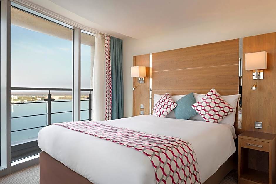 Waterfront Southport Hotel