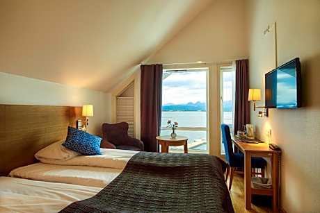 Fjord view room without balcony