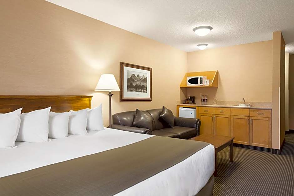 Canmore Inn & Suites