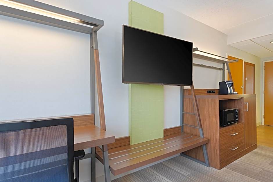 Holiday Inn Express Hauppauge-Long Island By IHG